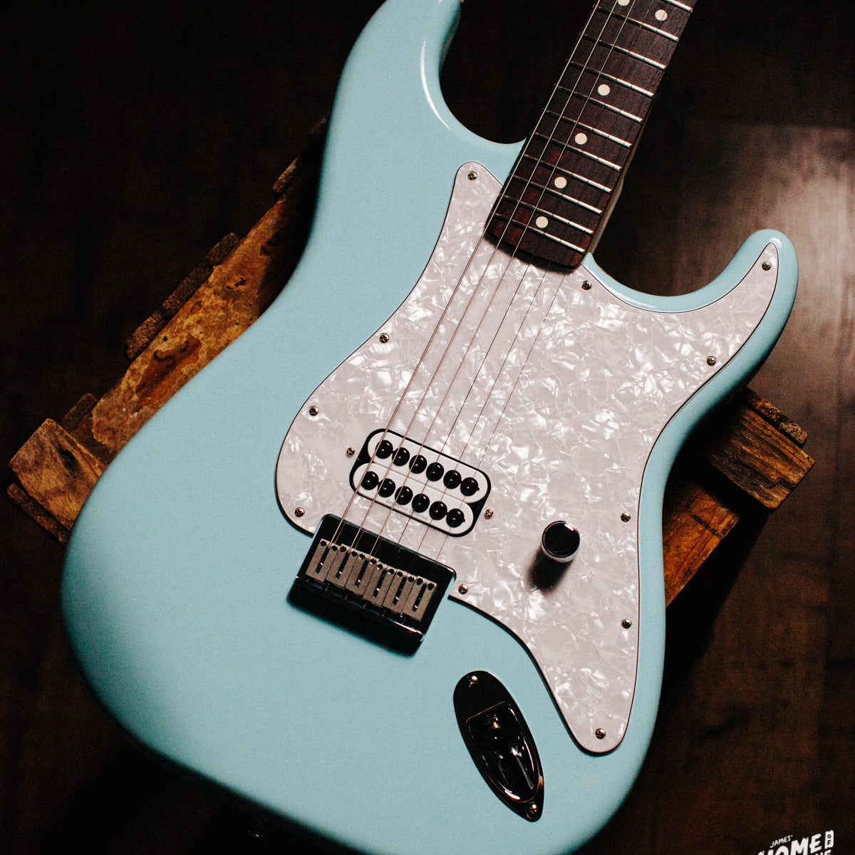 My first, and honest look at the 2023 reissue Tom Delonge Strat  