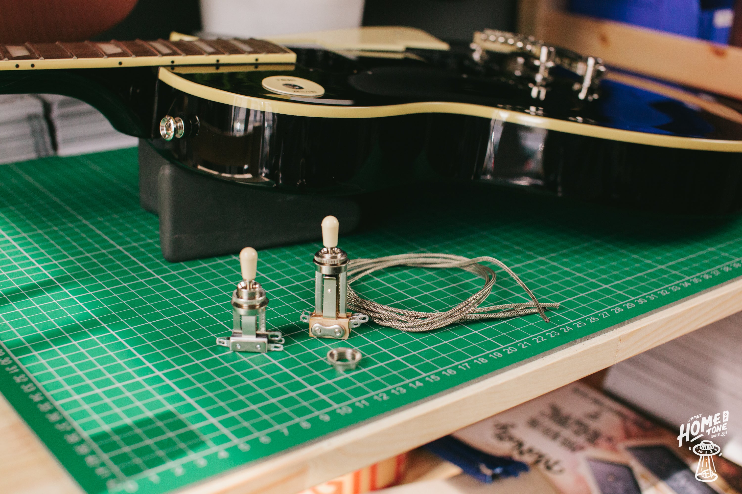 How to guide - Making your own Les Paul 3 way toggle switch harness with traditional braided wire