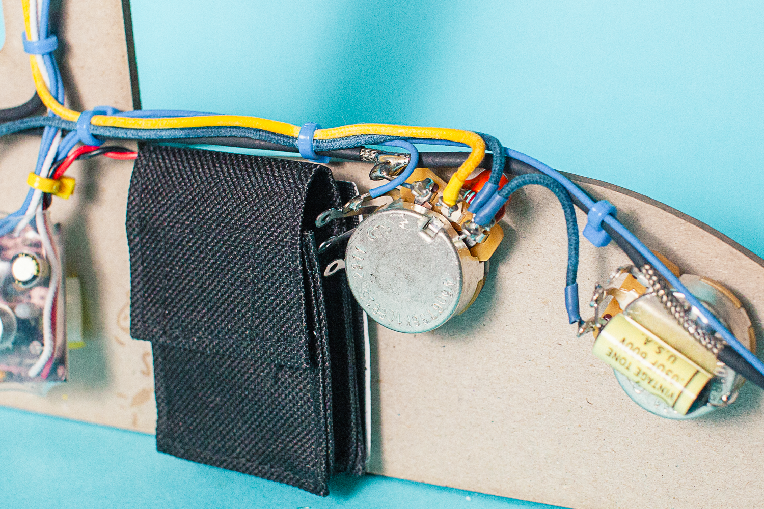 Home of Tone NRG Signature Series FUZZMASTER fuzz wiring for Jazzmaster harness loom battery bag