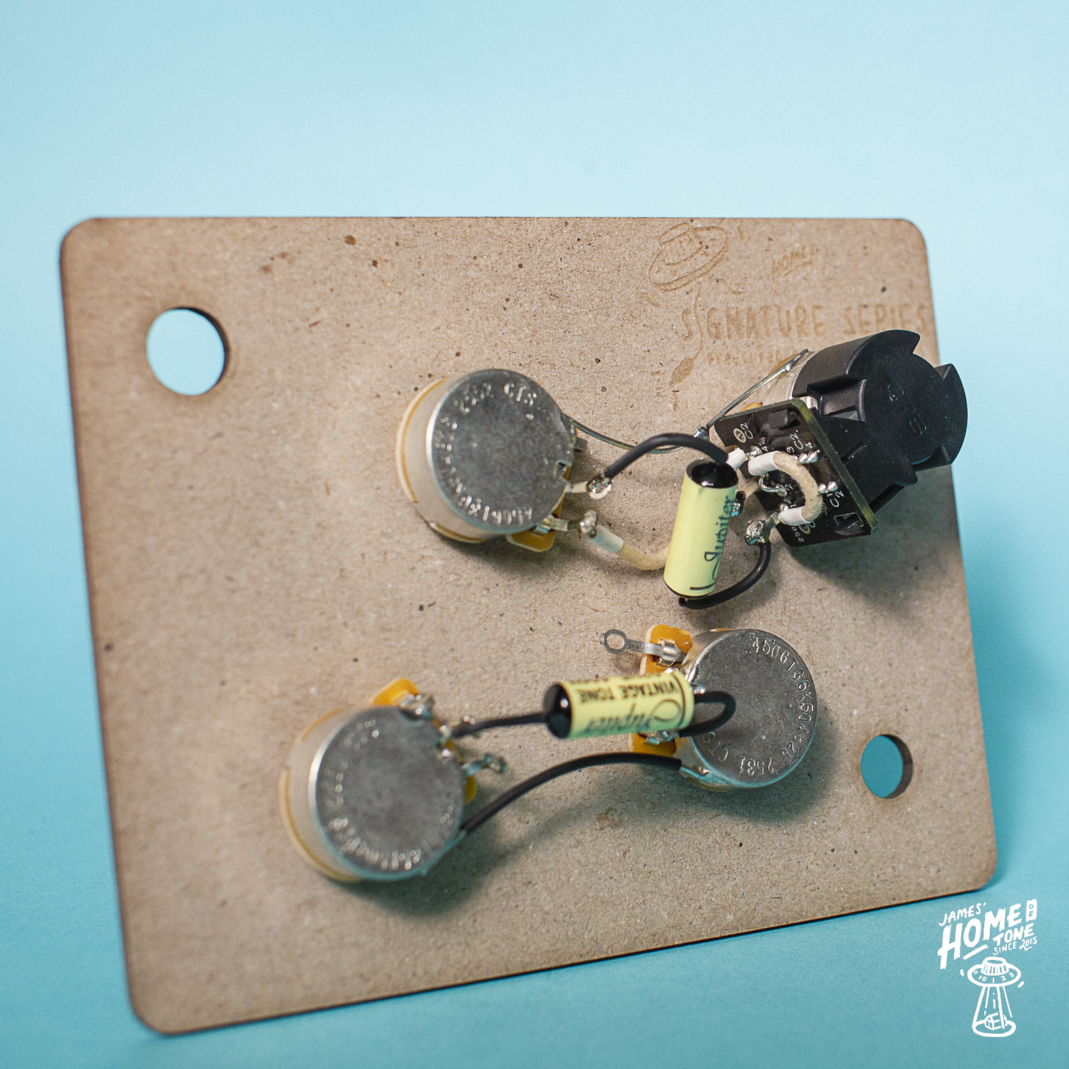 Home of Tone Signature Series 50s style Les Paul phase switch push pull pre wired harness loom close up