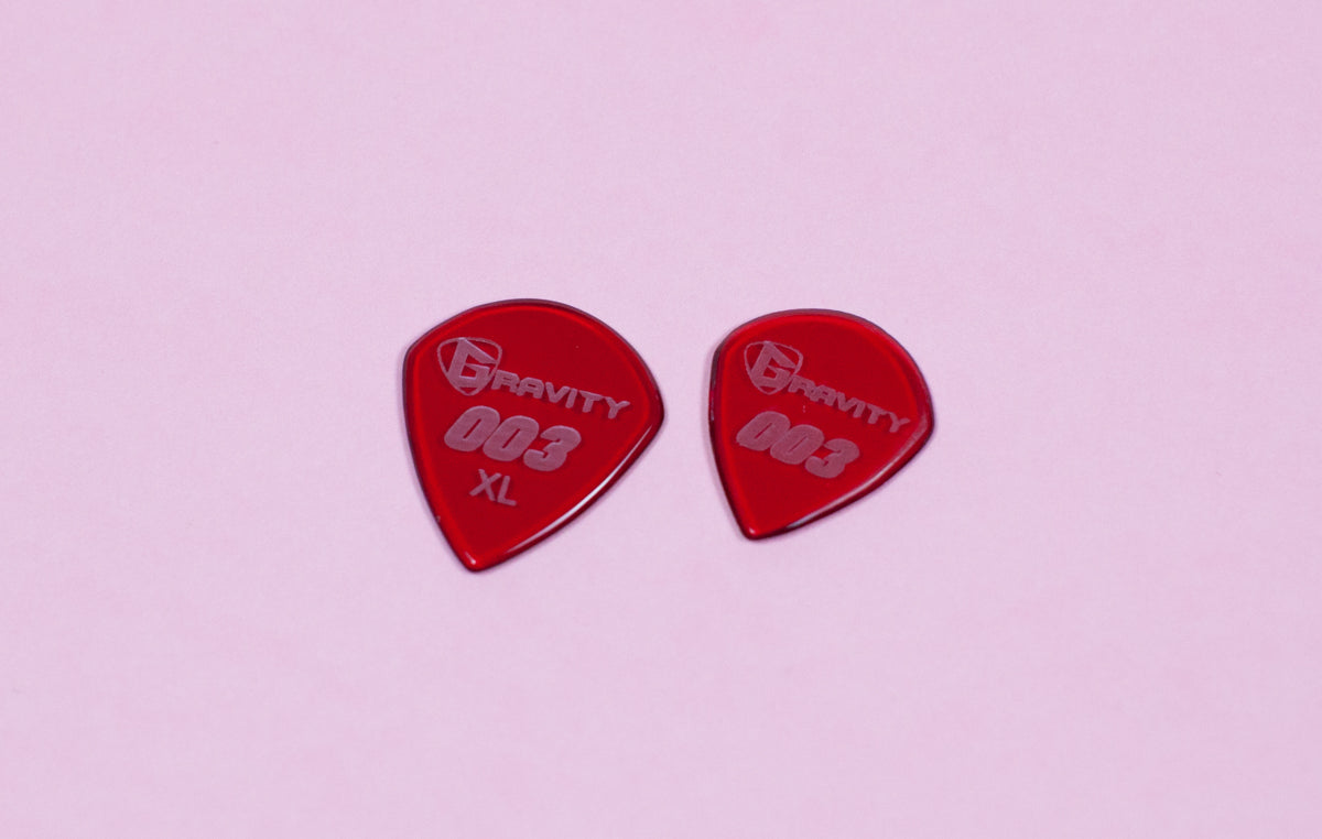 Gravity Picks 003 and 003XL size comparison