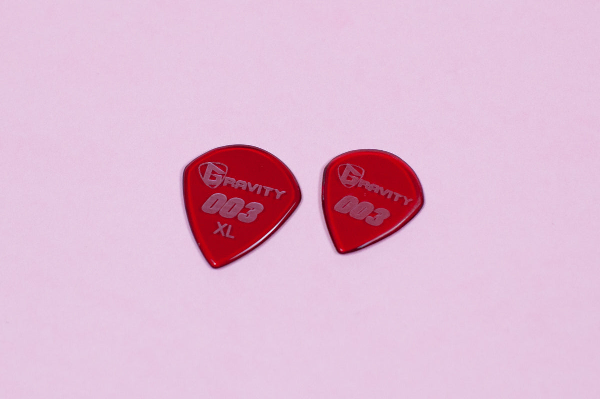 Gravity Picks 003 and 003XL size comparison