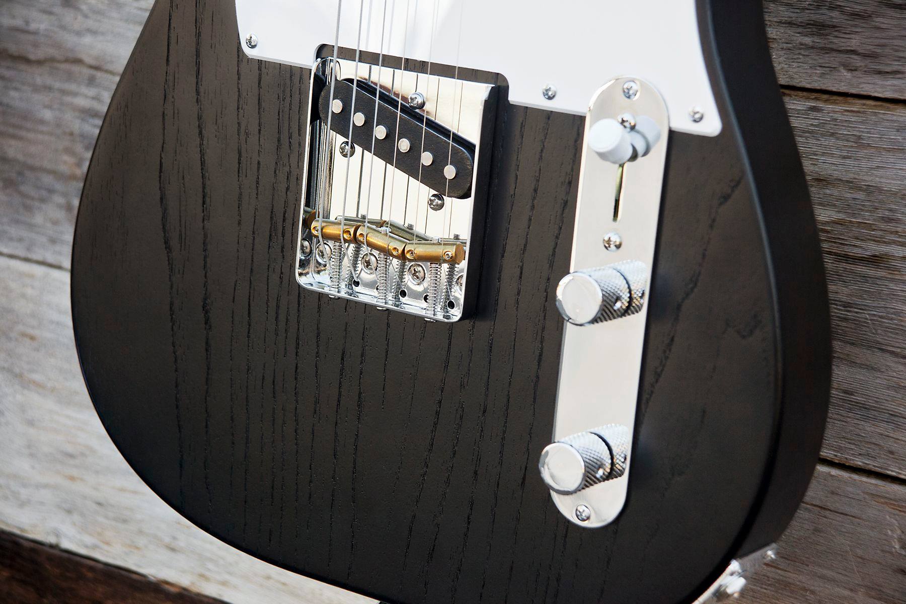 Jennings Guitars Announce 'Navigator' - Their homage to an icon