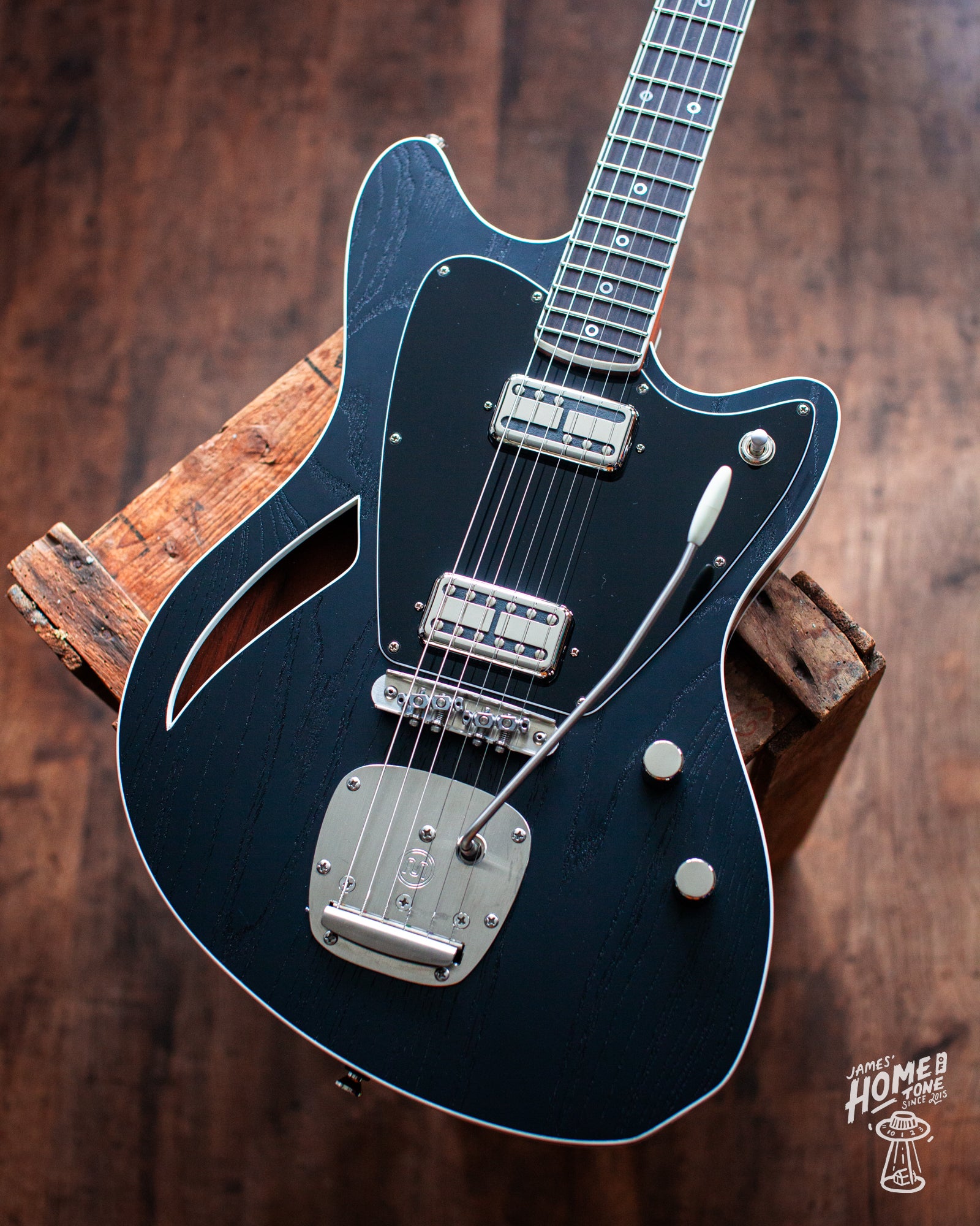 Guitar stock spotlight - Custom spec Jennings Voyager 'Deluxe'