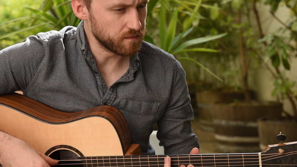 Will McNicol plays a Tom Sands Model 'S' White label
