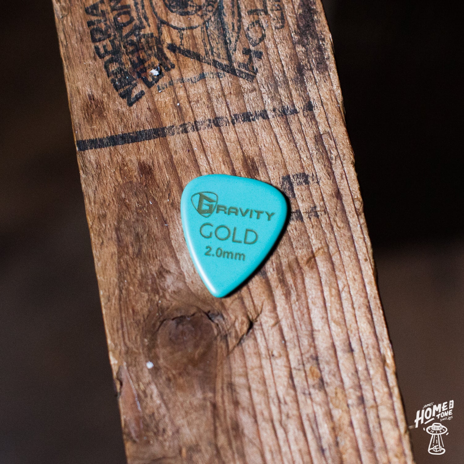 Gravity Pickups Gold Series 2.0 sea foam green guitar pick