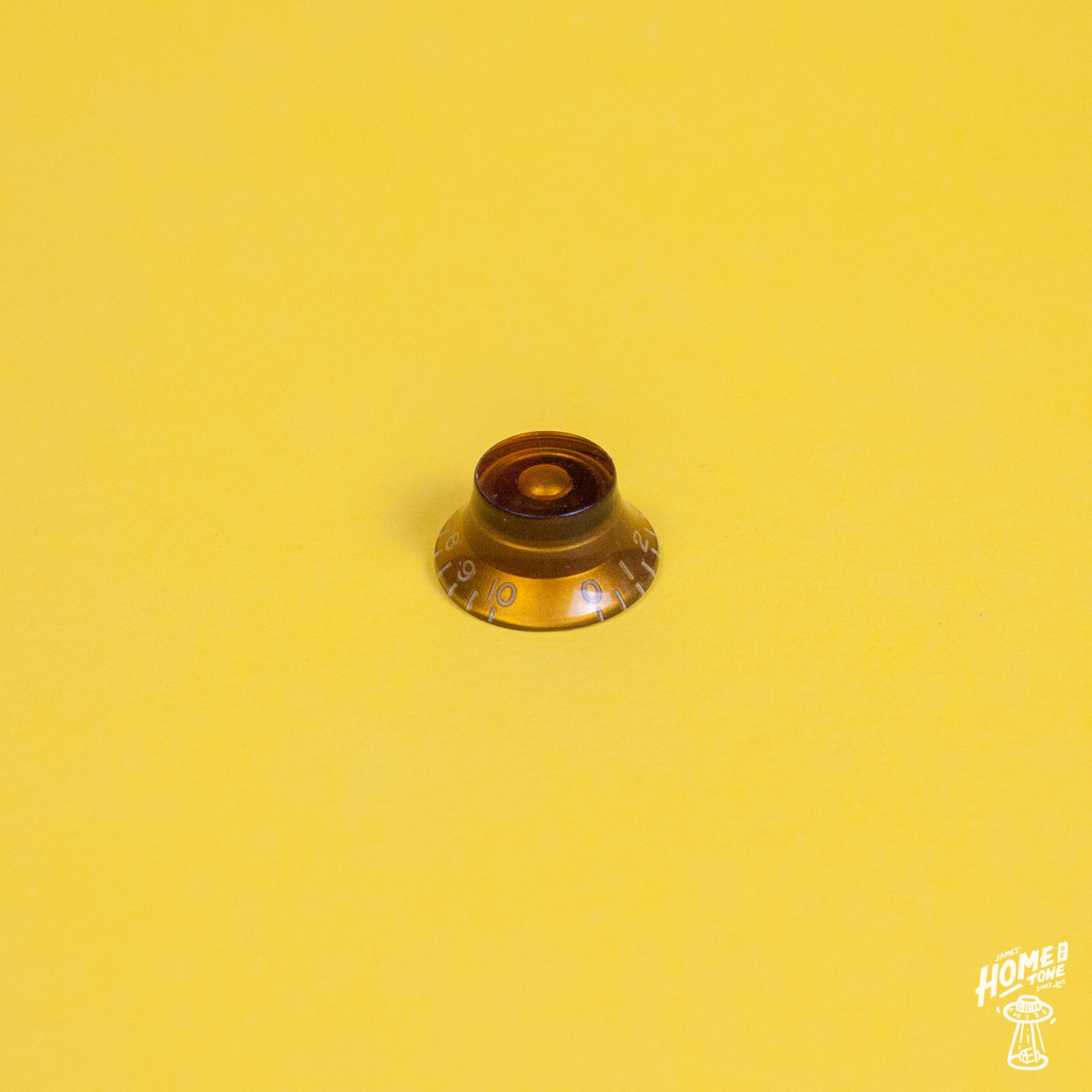 Gibson bell style control knobs in amber