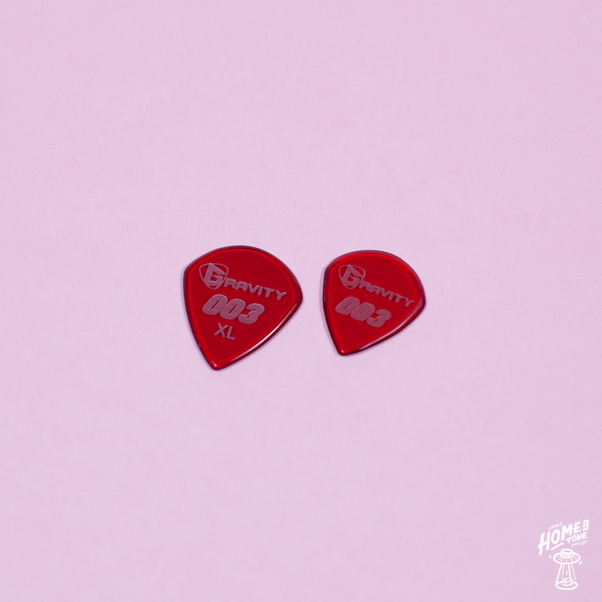 Gravity Picks 003 and 003XL size comparison