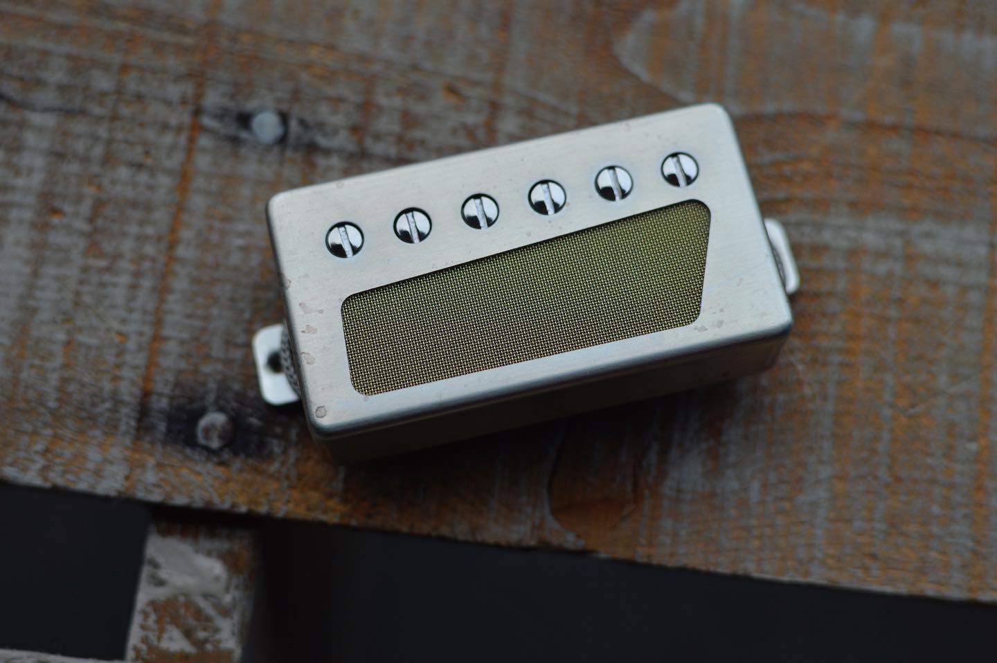 McNelly retro humbucker pickup with gold foil